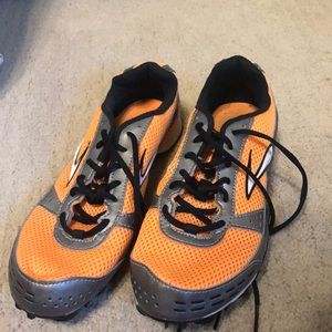 Brooks women’s size 8 spikes